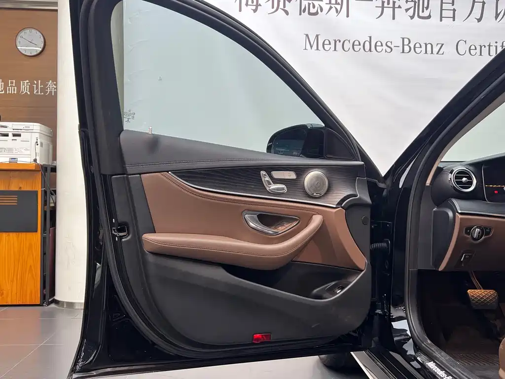 Mercedes-Benz E-Class — миниатюра 10