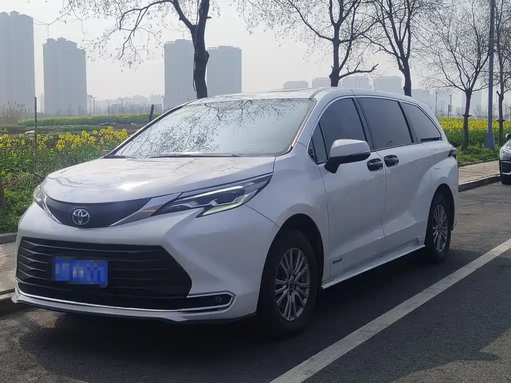 Toyota Sienna 2023