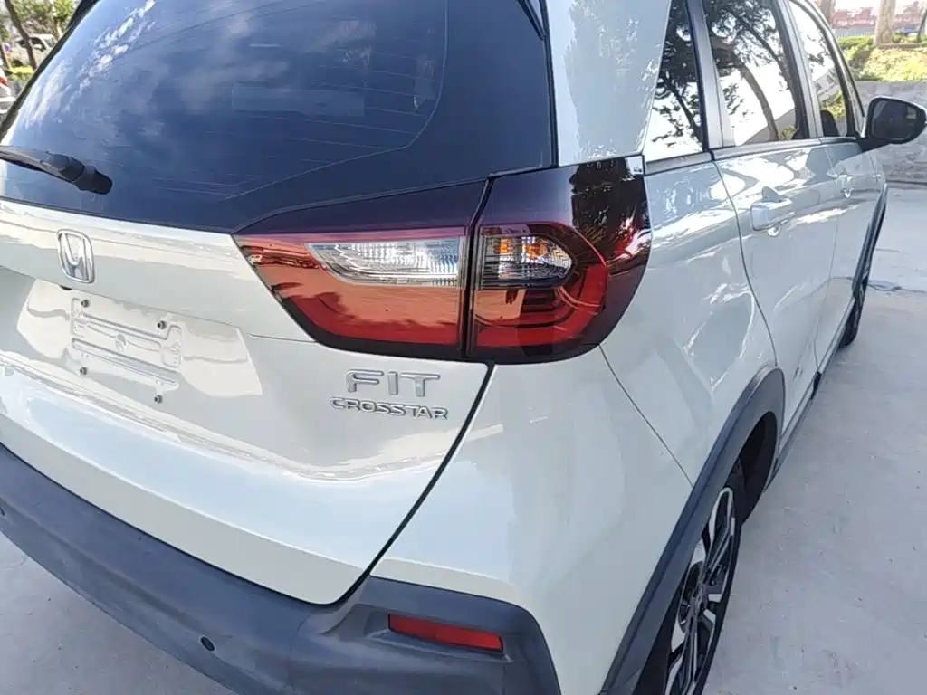 Honda Fit — миниатюра 8