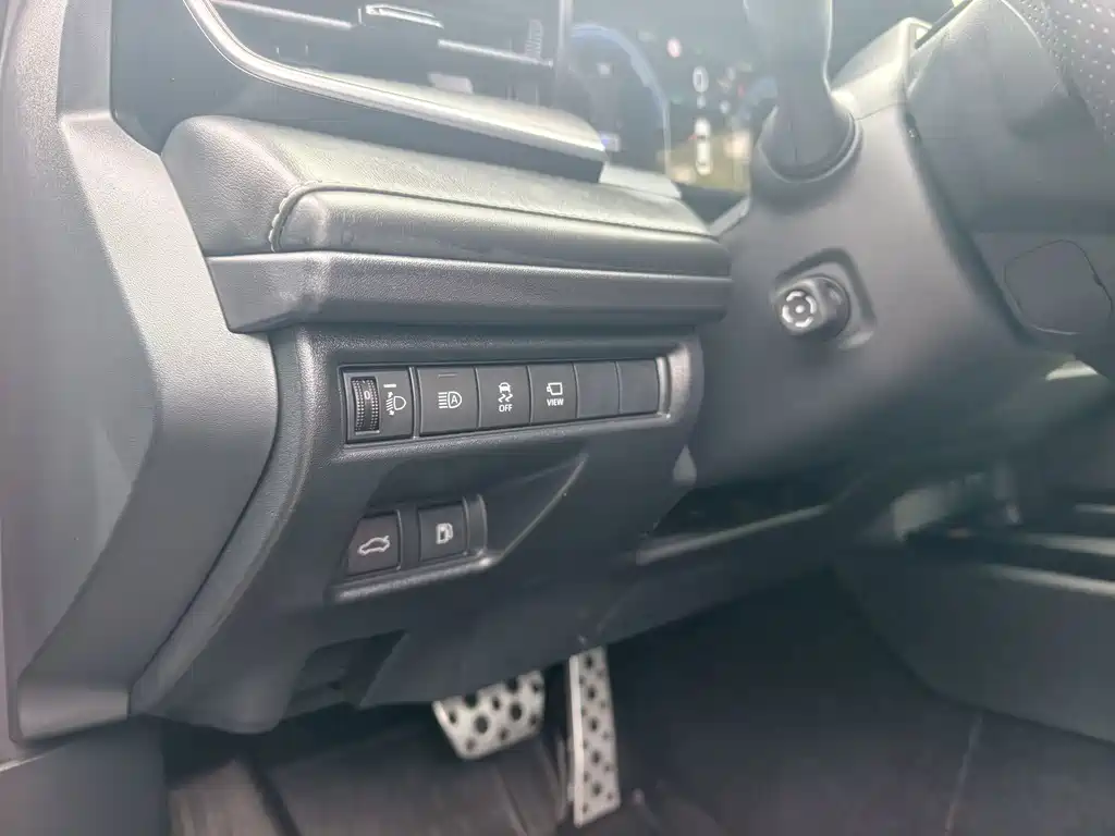 Toyota Camry — миниатюра 10