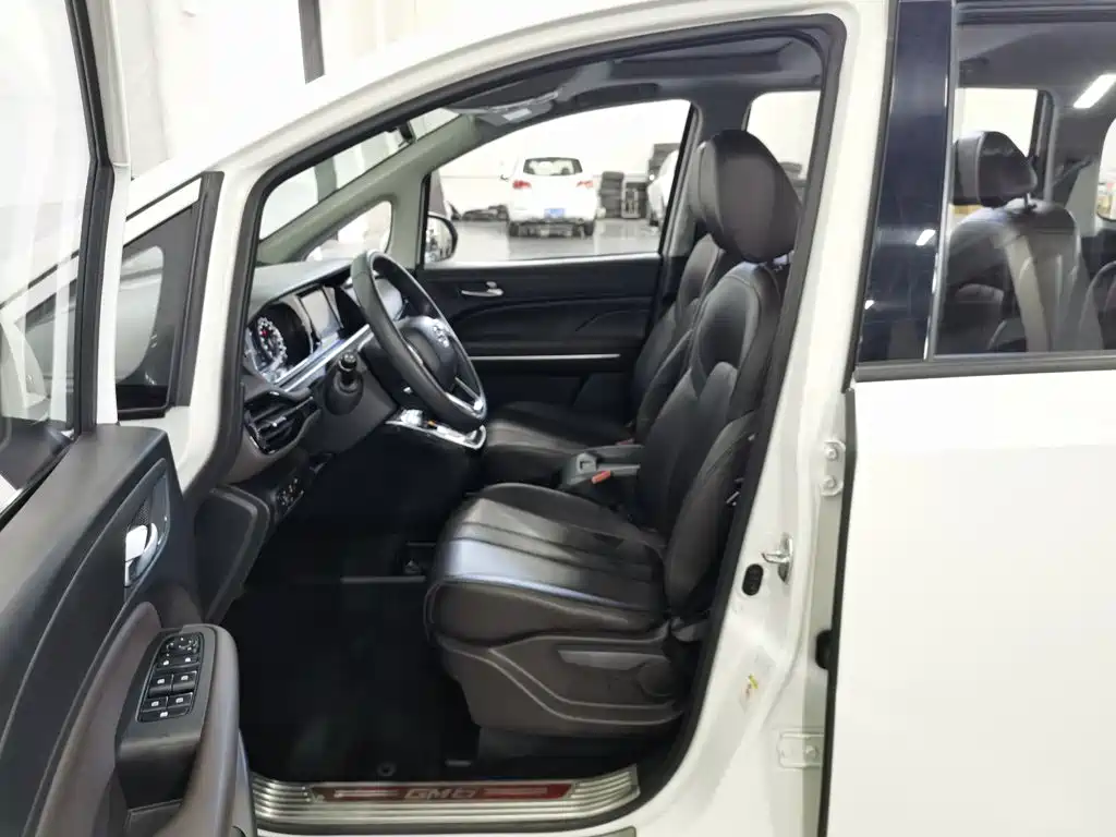 GAC Motor Trumpchi M6 — миниатюра 10