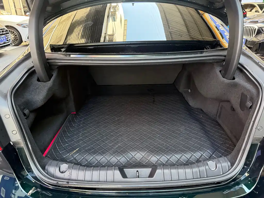 Jaguar XFL — миниатюра 18
