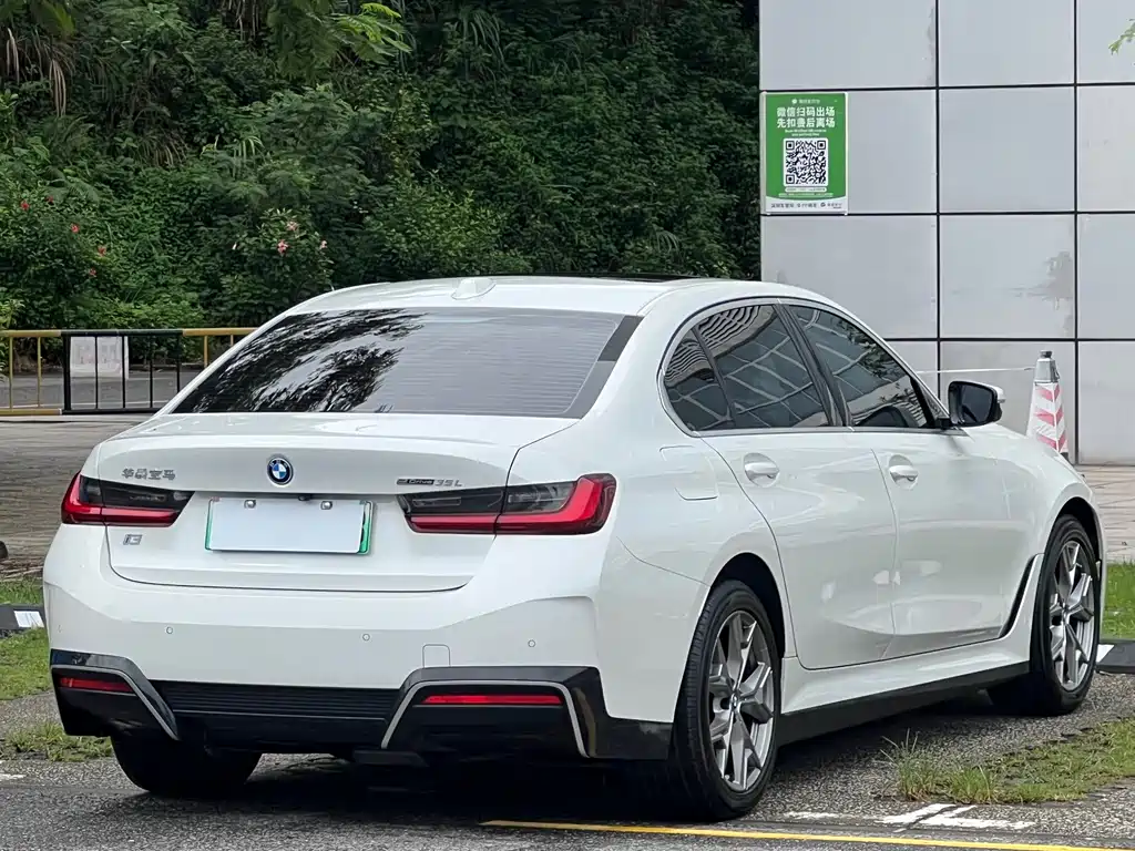 BMW i3 — миниатюра 17