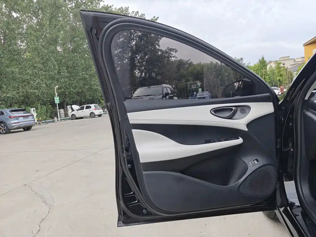 BYD Seal 05 DM-i — миниатюра 10