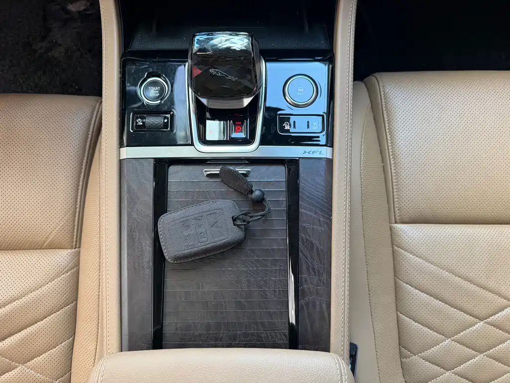 Jaguar XFL — миниатюра 10