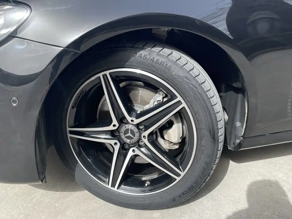 MERCEDES-BENZ E CLASS