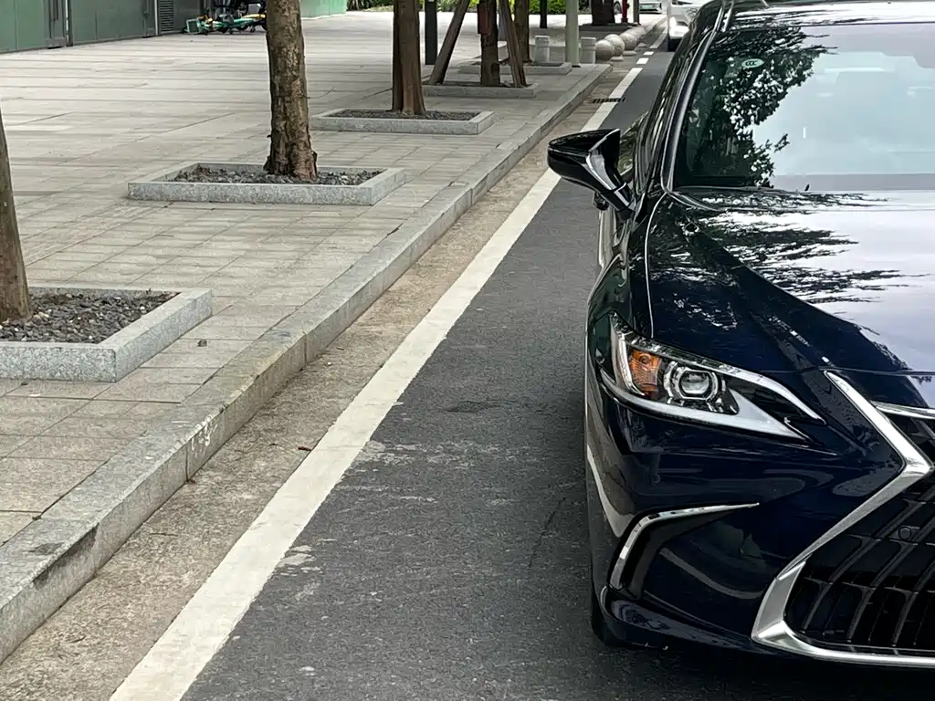 Lexus ES 2023 200