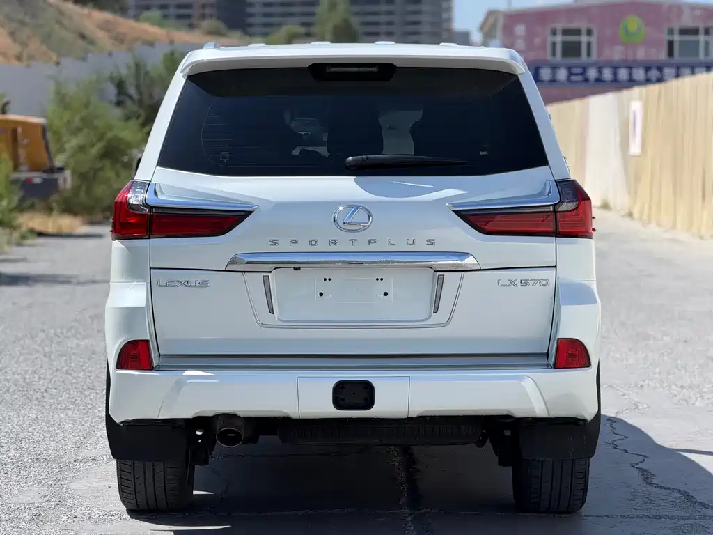 Lexus LX — миниатюра 8