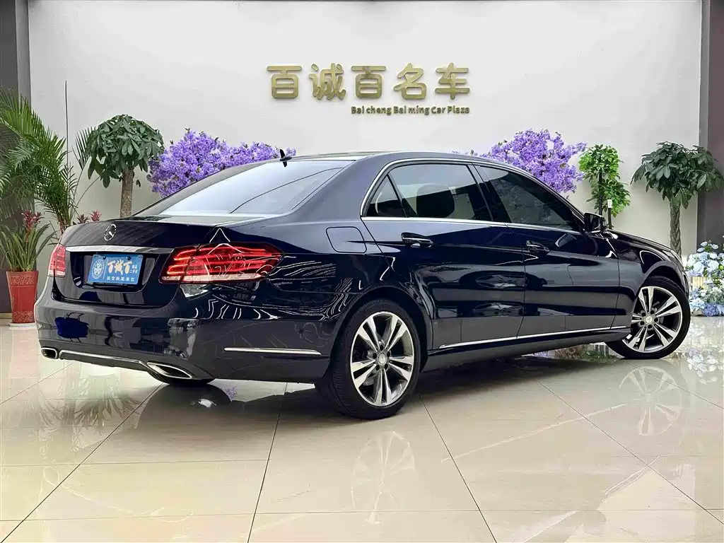 Mercedes-Benz E-Class — миниатюра 6