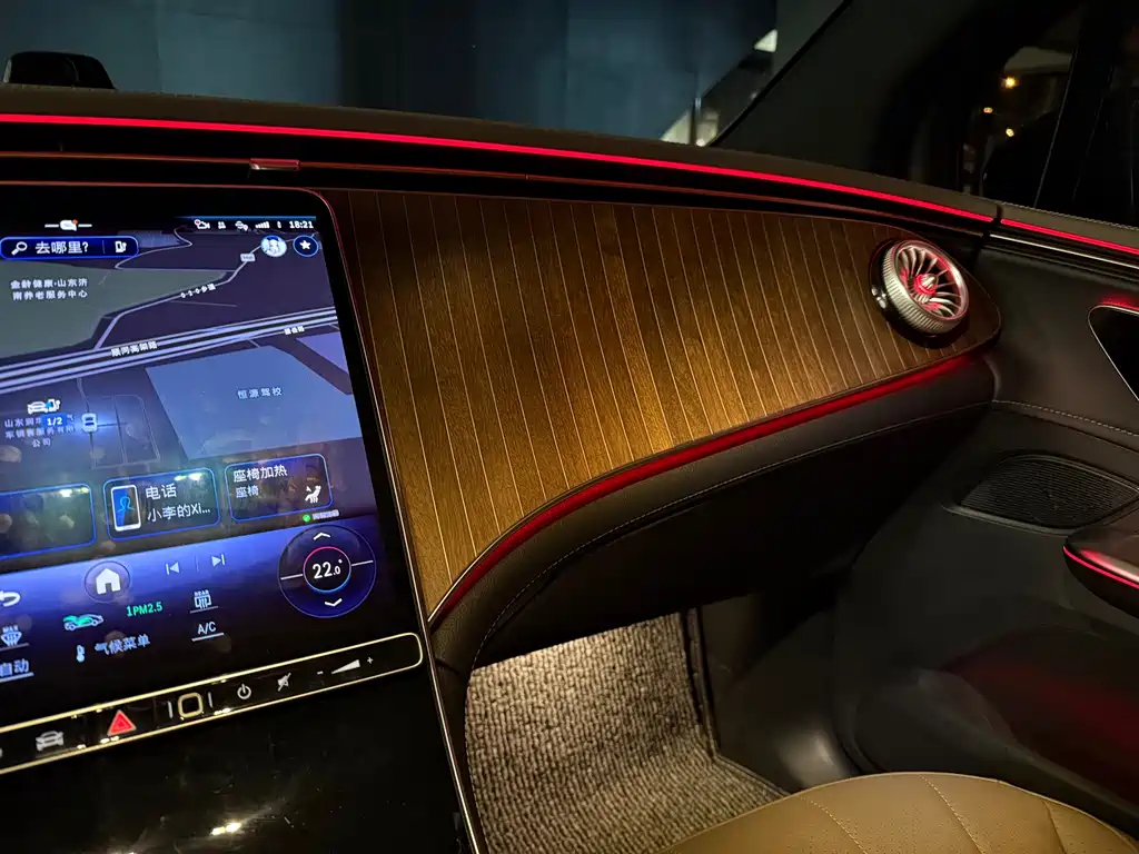 MERCEDES-BENZ EQE SUV