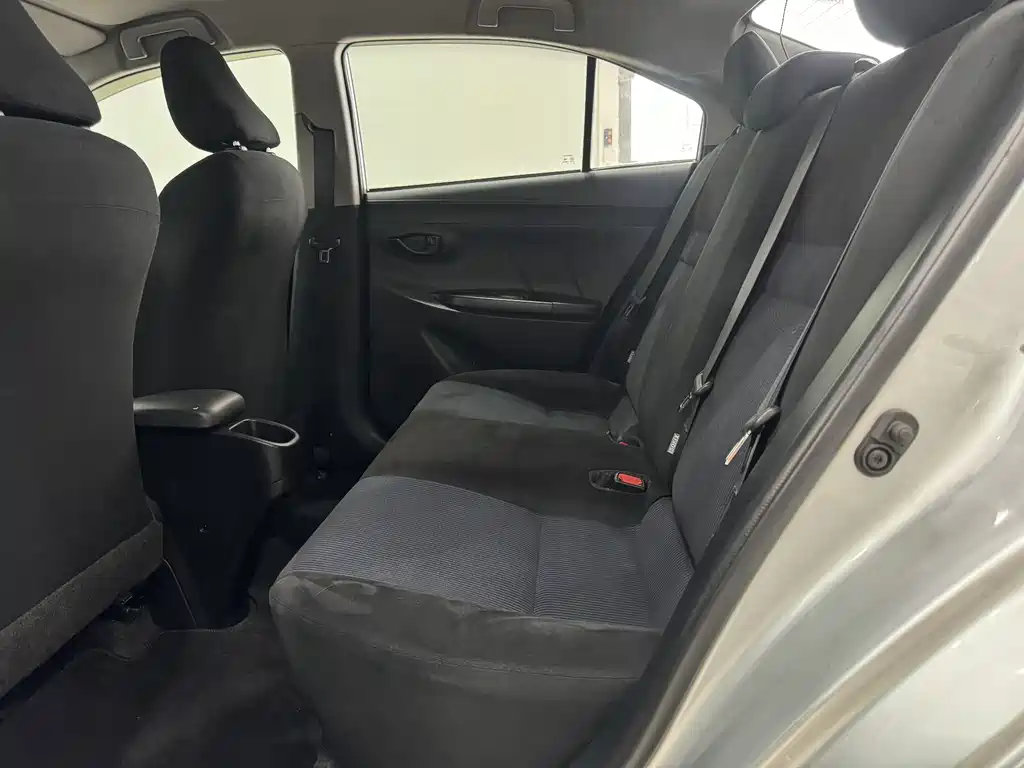 TOYOTA YARIS L TO ENJOY