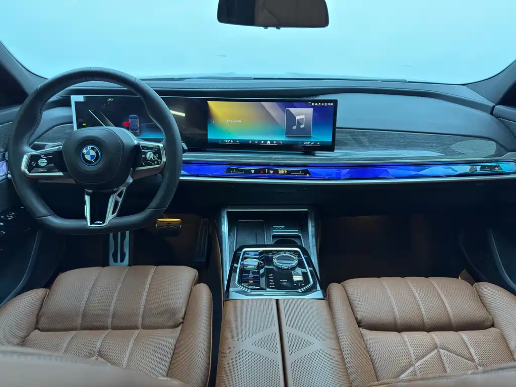 BMW i7 — миниатюра 15