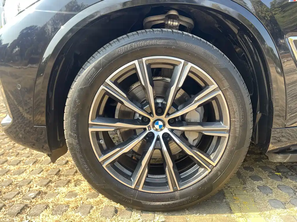 BMW X5 — миниатюра 24