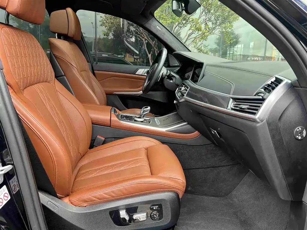 BMW X7 — миниатюра 10