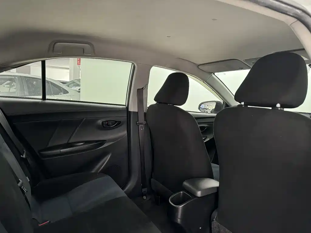 TOYOTA YARIS L TO ENJOY