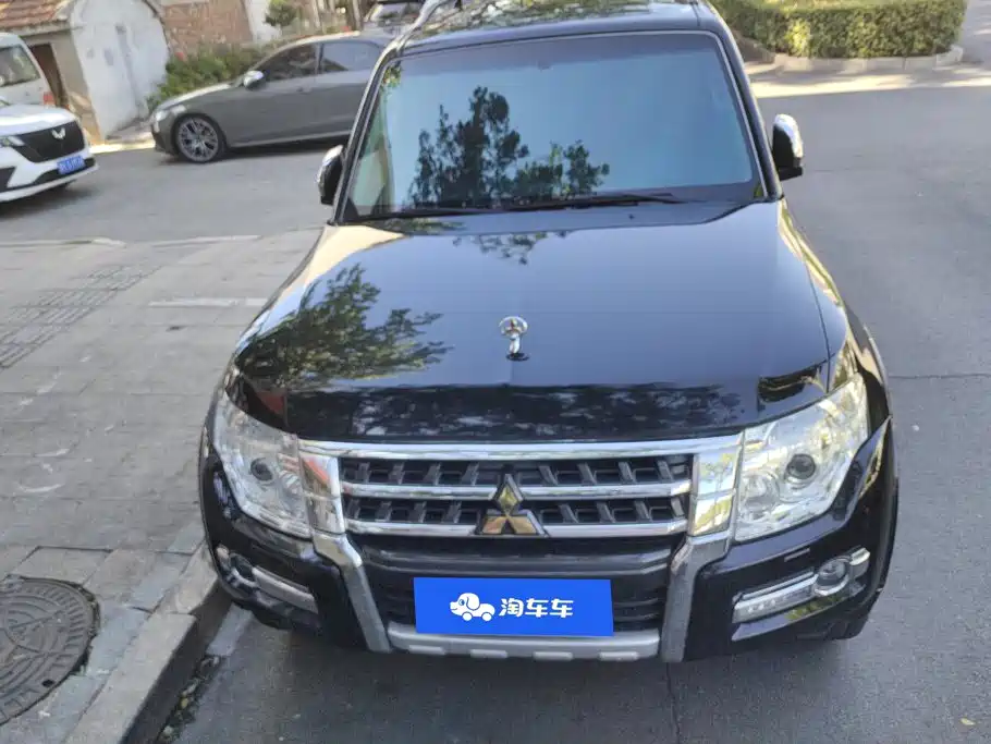 Mitsubishi Pajero (Import) — миниатюра 2