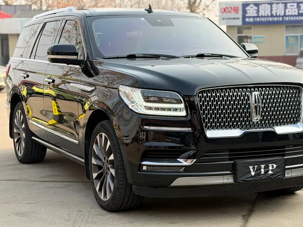 LINCOLN NAVIGATOR
