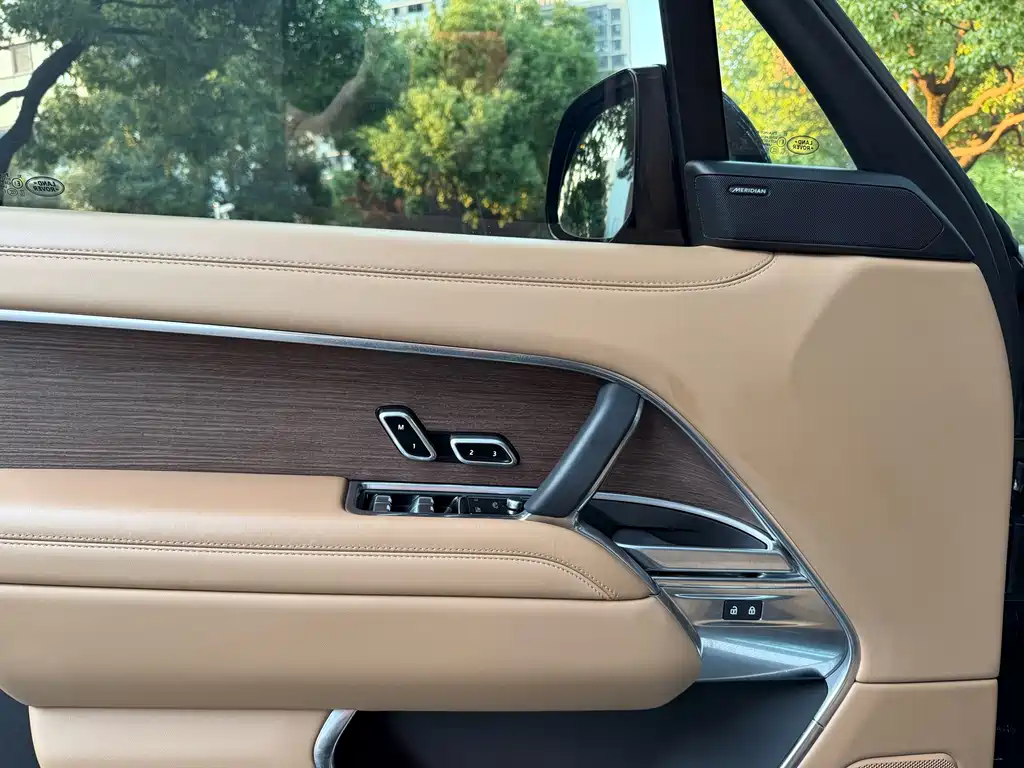 Land Rover Range Rover — миниатюра 13