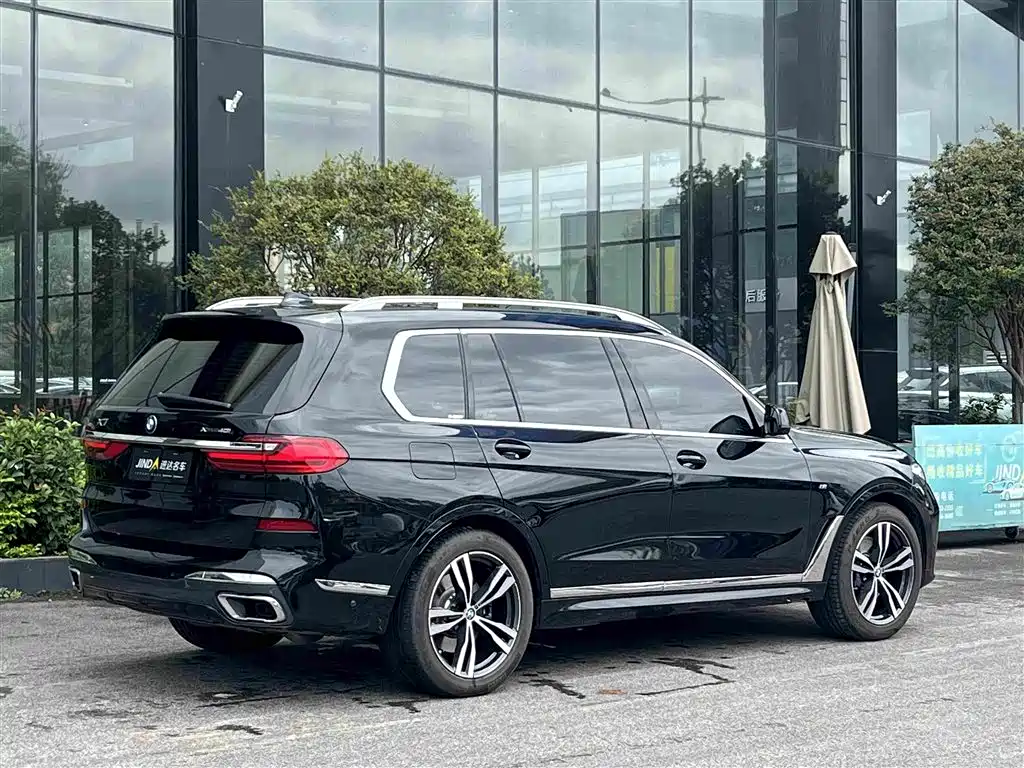 BMW X7 — миниатюра 11