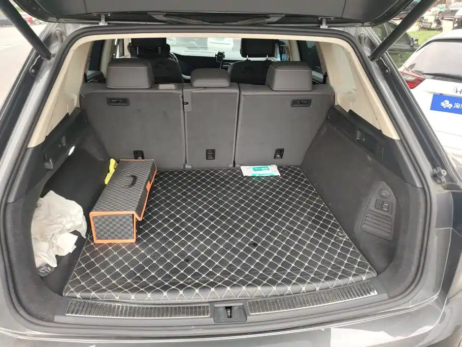 Volkswagen Touareg — миниатюра 4