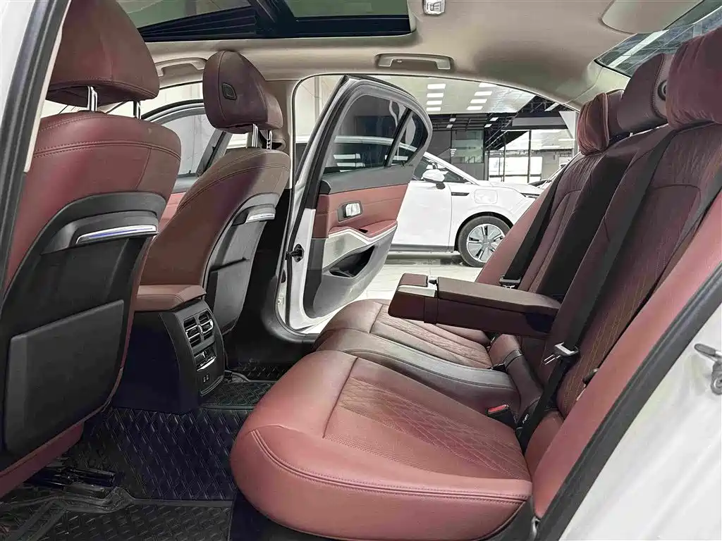 BMW 3 Series — миниатюра 16