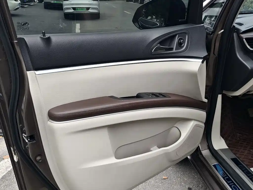Buick GL8 — миниатюра 13