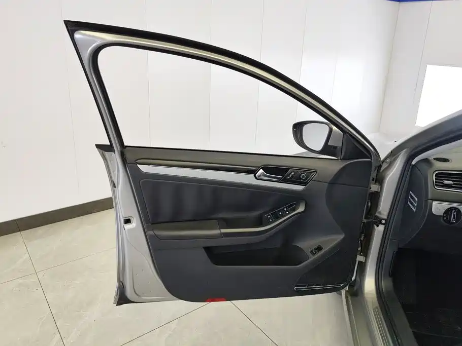 Volkswagen Sagitar — миниатюра 7