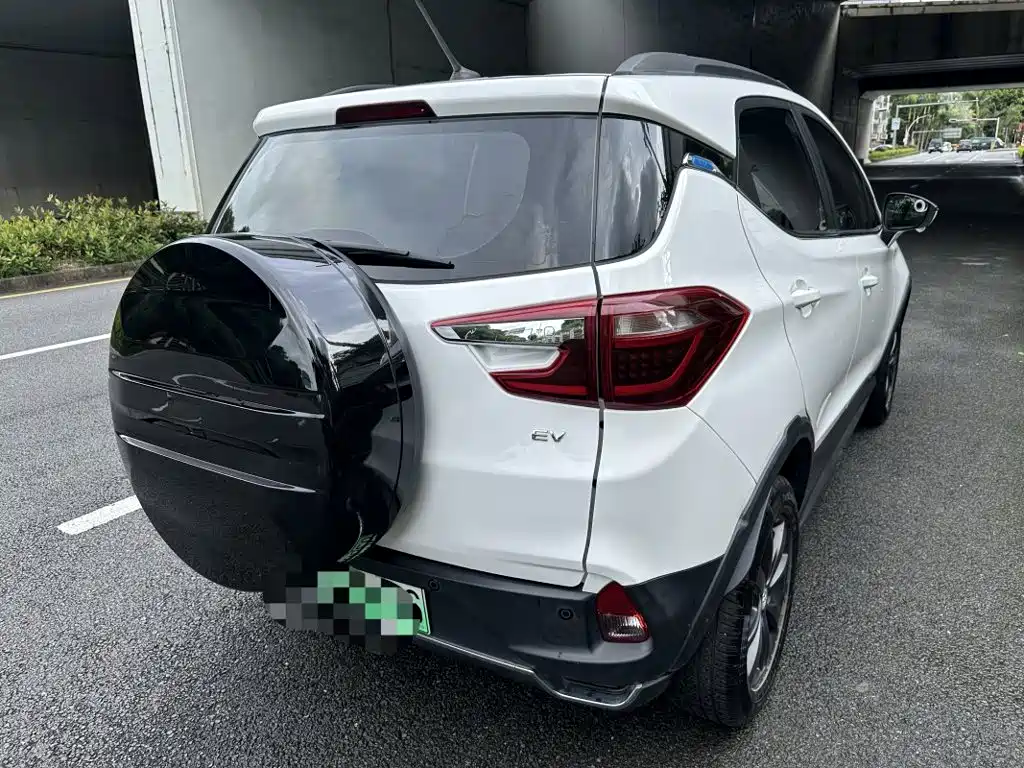 BYD Yuan EV — миниатюра 4