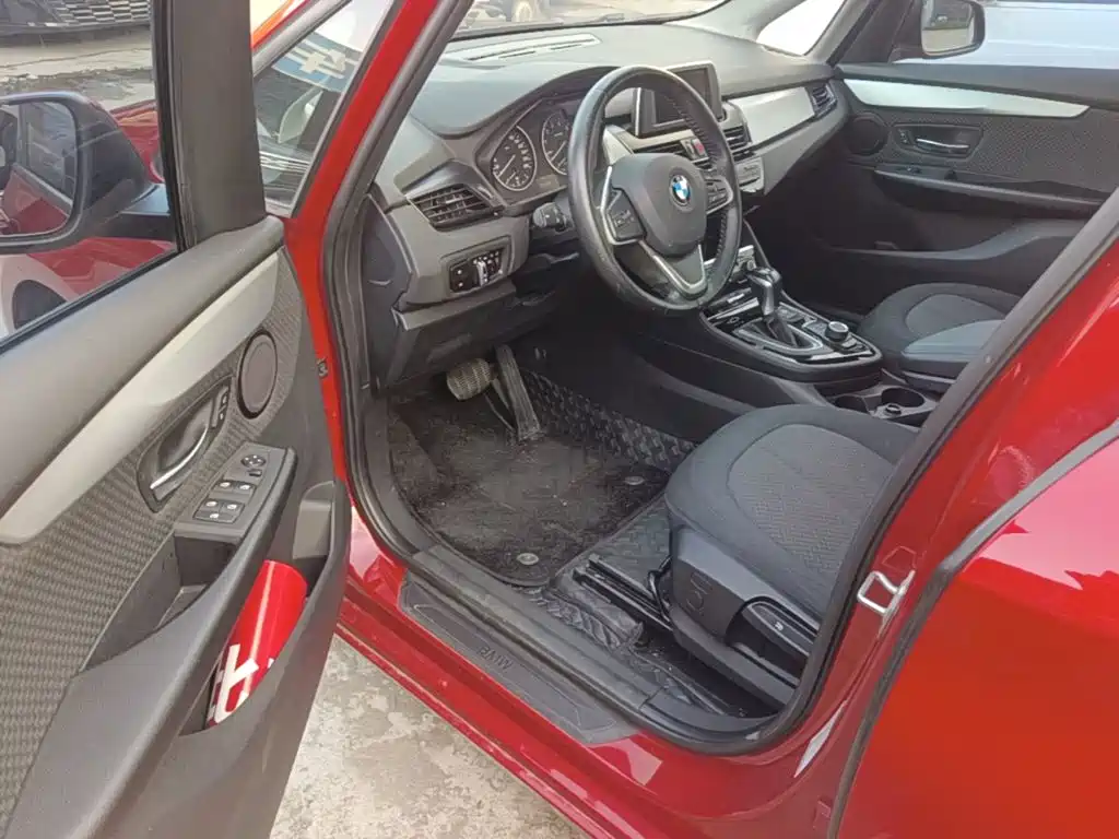 BMW 2 Series Active Tourer — миниатюра 16