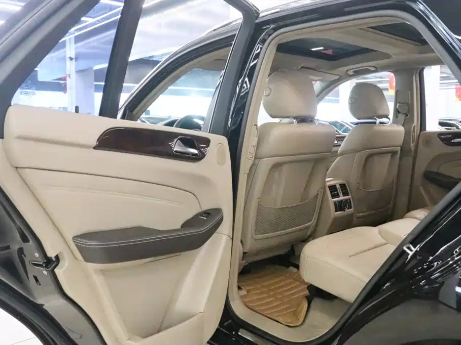 Mercedes-Benz M-Class — миниатюра 15