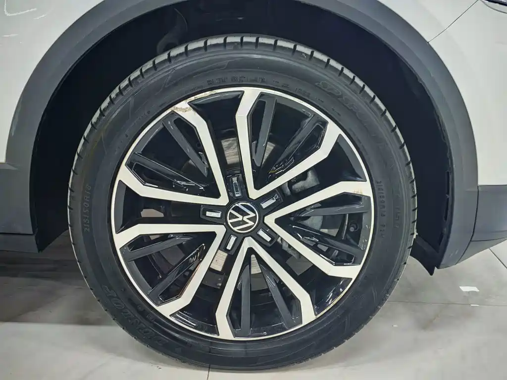 Volkswagen T-Roc — миниатюра 16