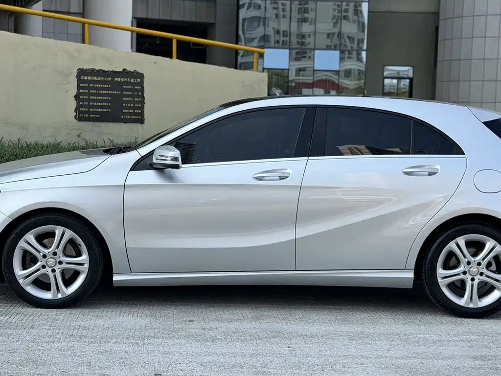 Mercedes-Benz A-Class (Import) — миниатюра 5