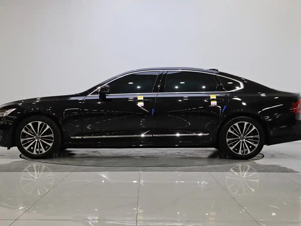 Volvo S90 2024 B5 Luxury