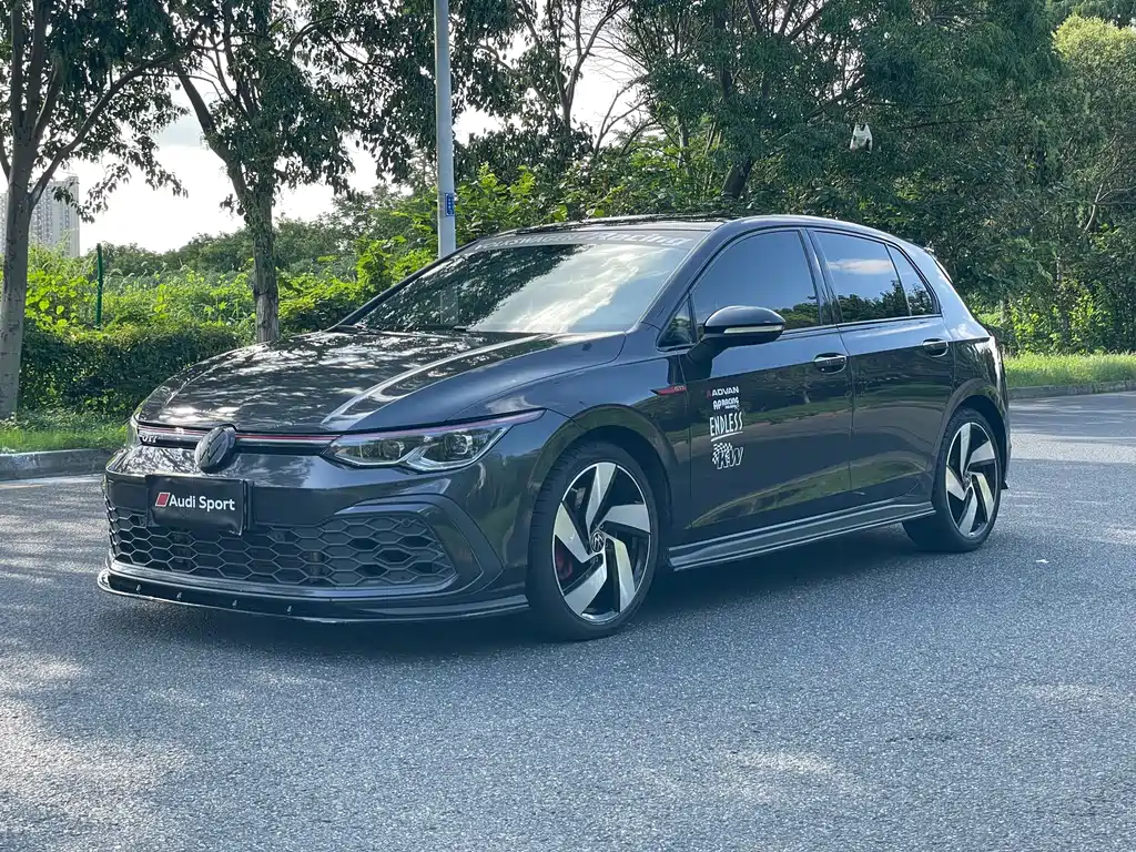 Volkswagen Golf GTI