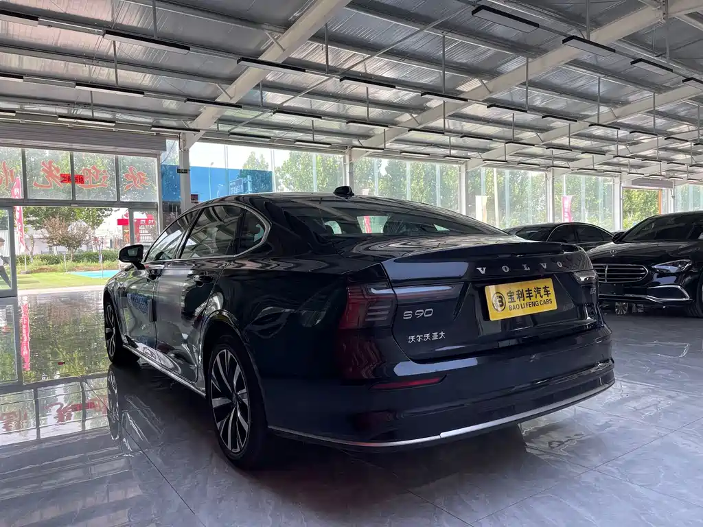 Volvo S90 — миниатюра 12