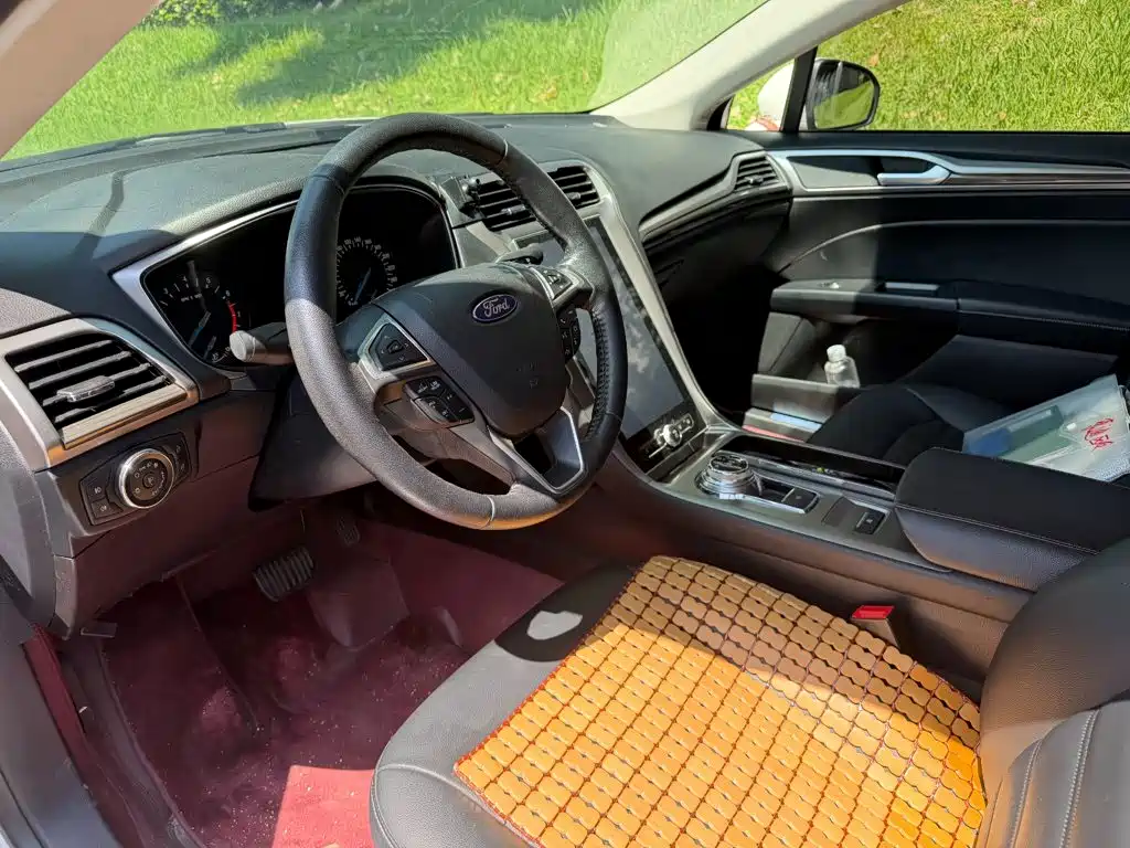 Ford Mondeo — миниатюра 7