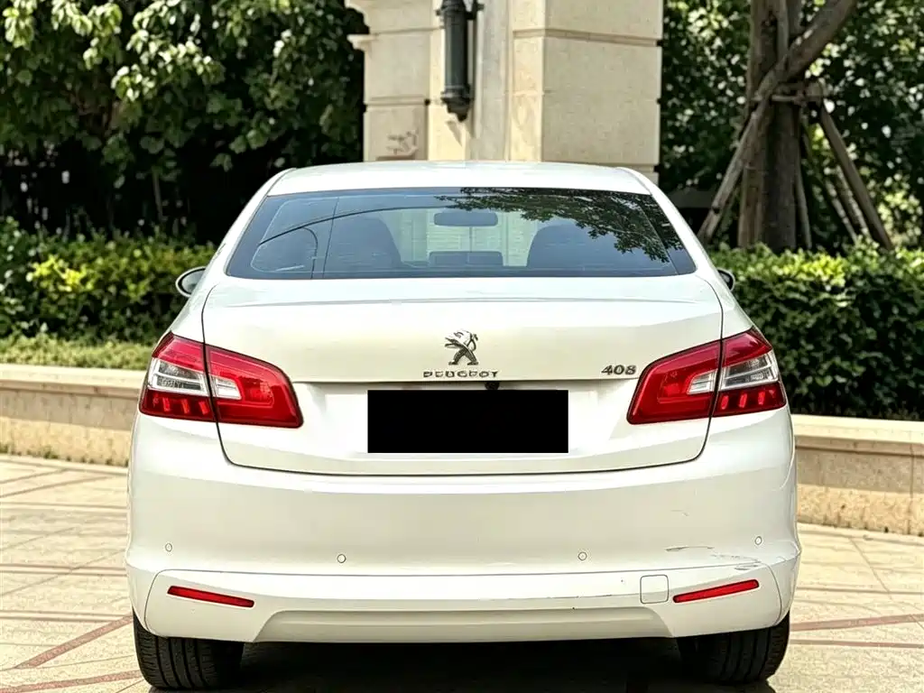 Peugeot 408 2014 1.8L AT Luxury