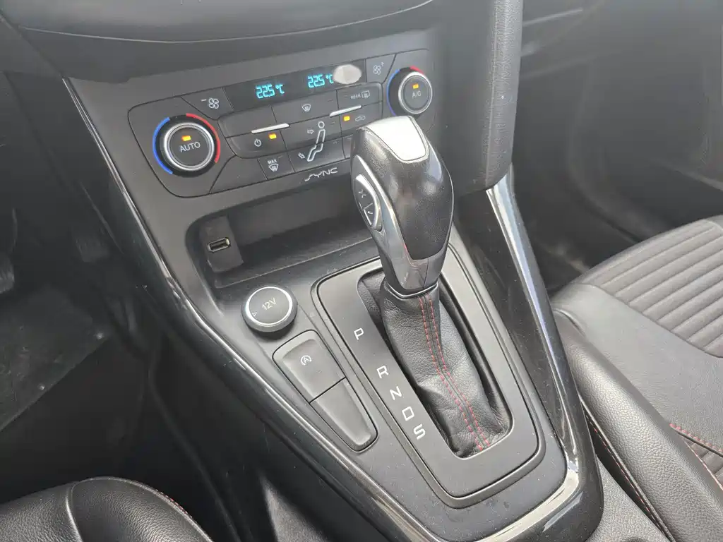 Ford Focus — миниатюра 12
