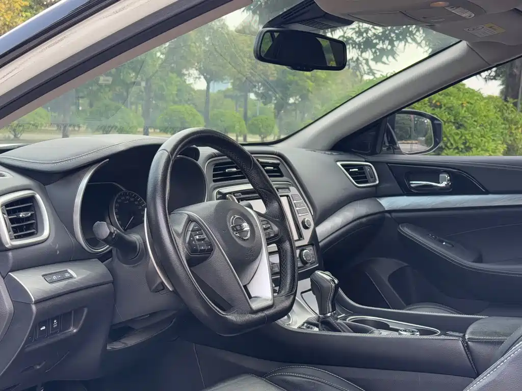 Nissan Cima — миниатюра 12