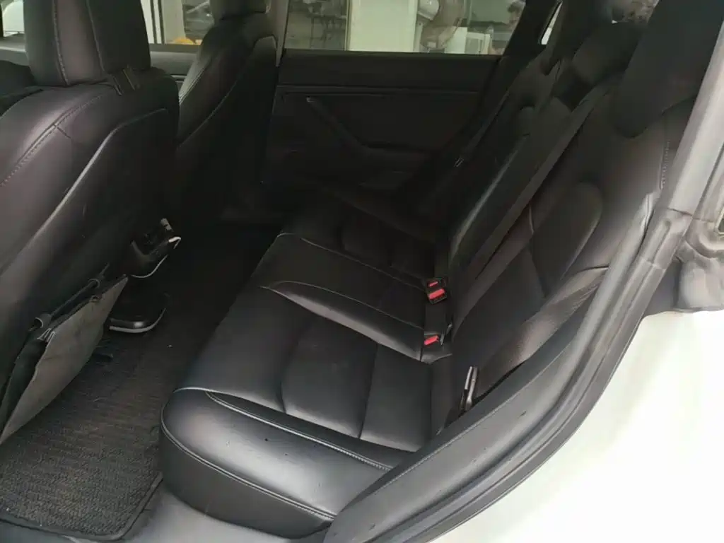 Tesla Model 3 — миниатюра 17
