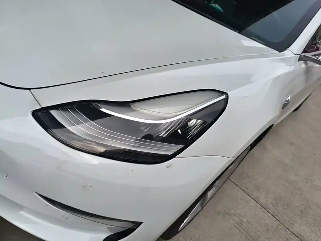 Tesla Model 3 — миниатюра 24