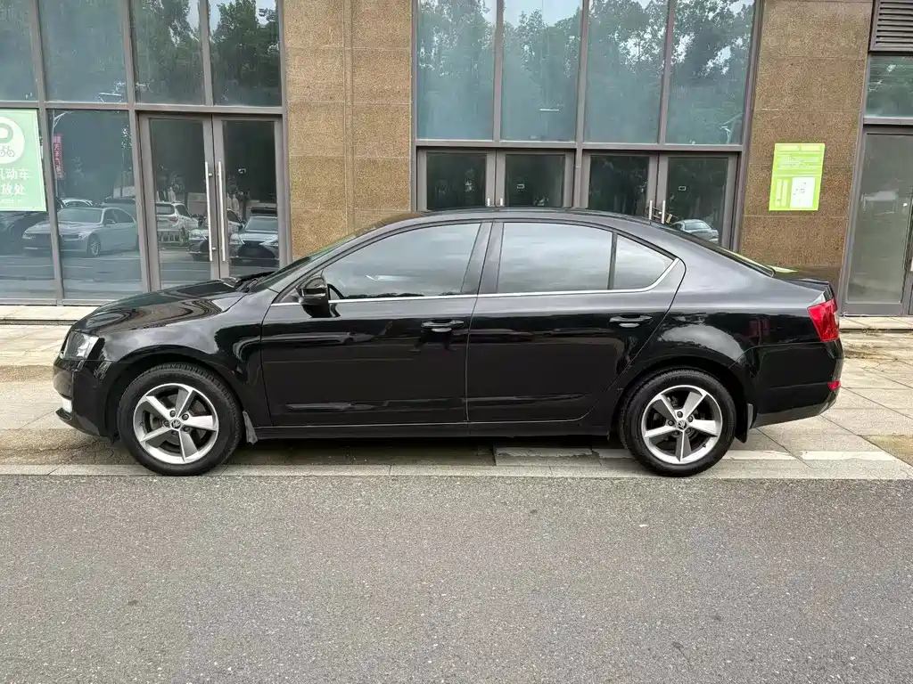 Skoda Octavia — миниатюра 3