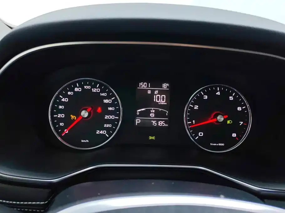 Roewe RX8 — миниатюра 14