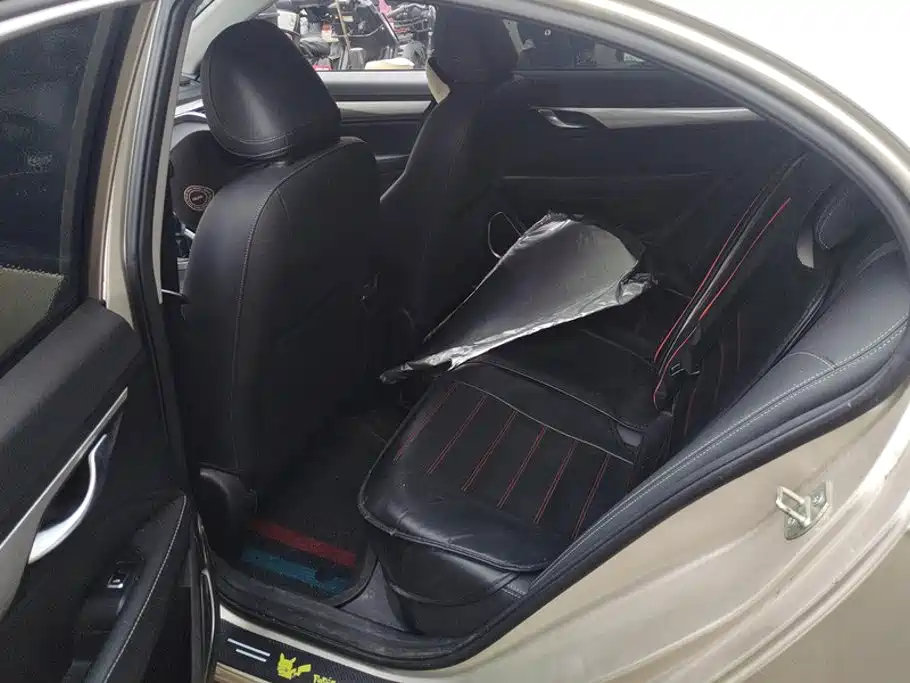 Geely Emgrand — миниатюра 11