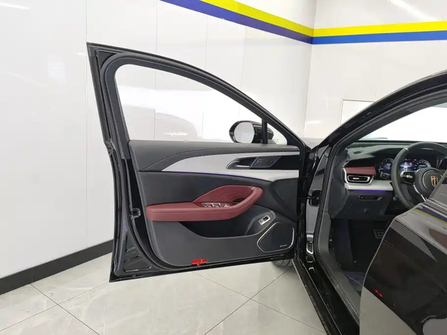 Hongqi Hongqi H5 — миниатюра 7