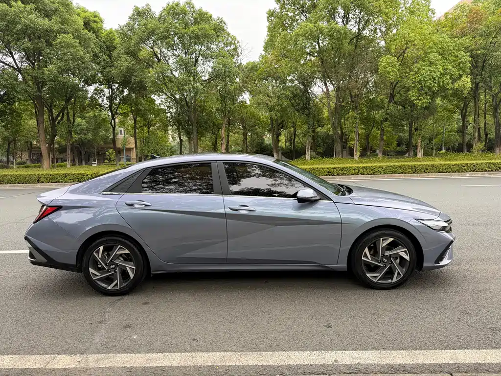 Hyundai Elantra — миниатюра 4
