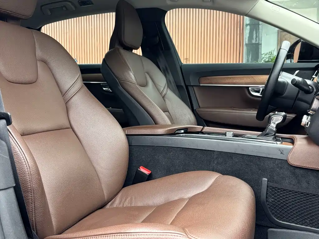 Volvo S90 — миниатюра 18