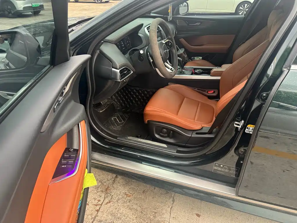 Jaguar XEL — миниатюра 3