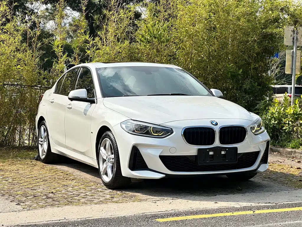 BMW 1 SERIES