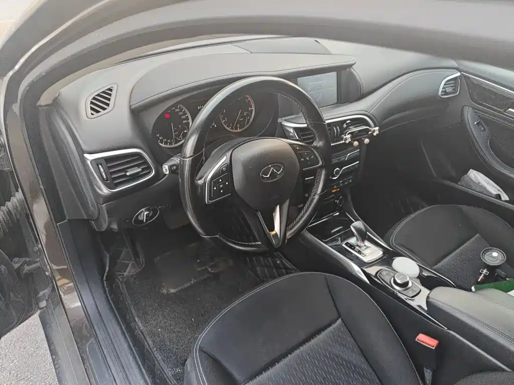 Infiniti QX30 — миниатюра 6